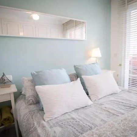 023 Enchanting 4 Bed Traditional Townhouse In Costa Holiday home